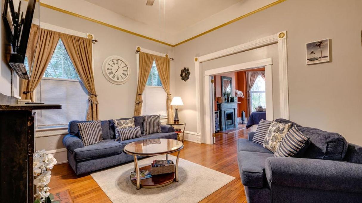 Elegant 2 Bed Directly On Forsyth Park Apartamento Savannah Exterior foto