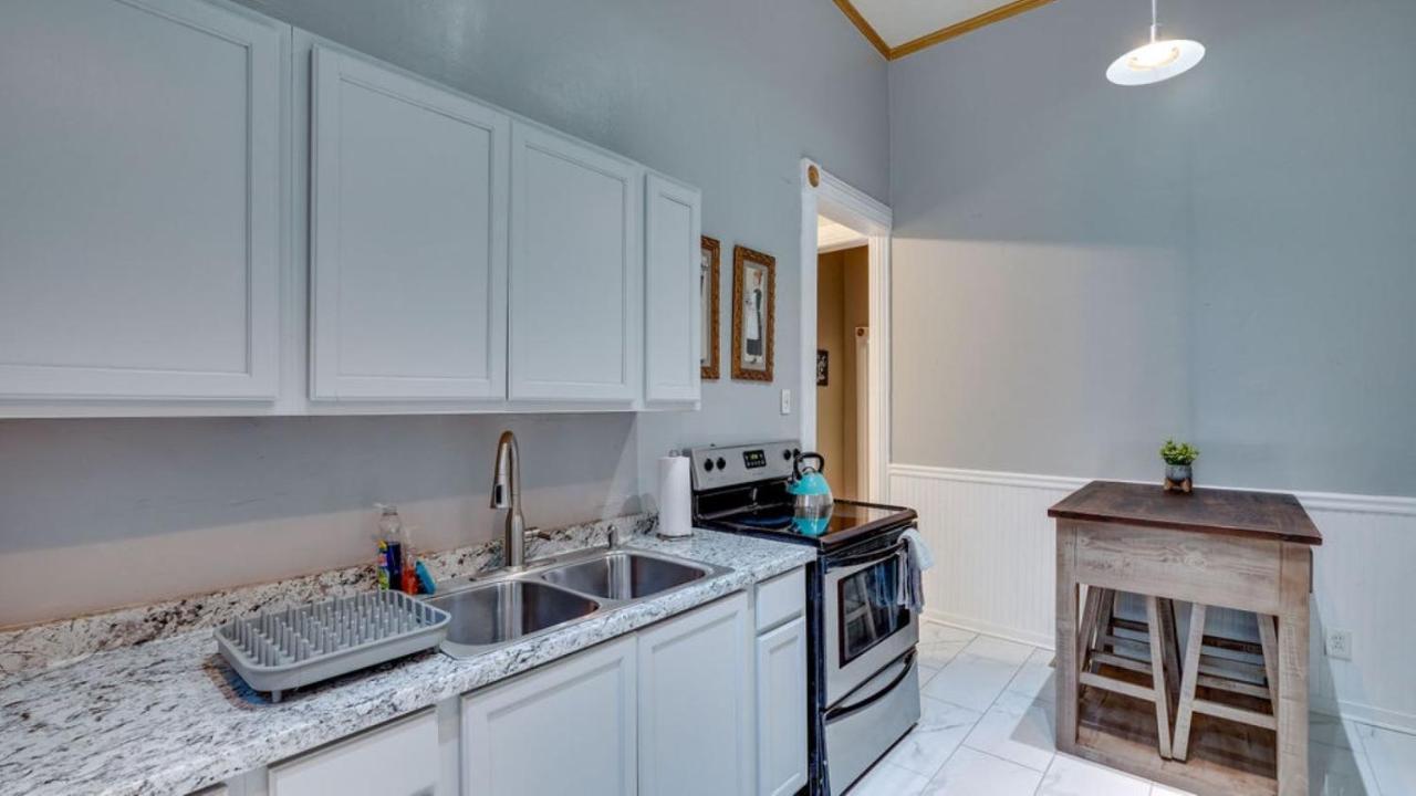 Elegant 2 Bed Directly On Forsyth Park Apartamento Savannah Exterior foto