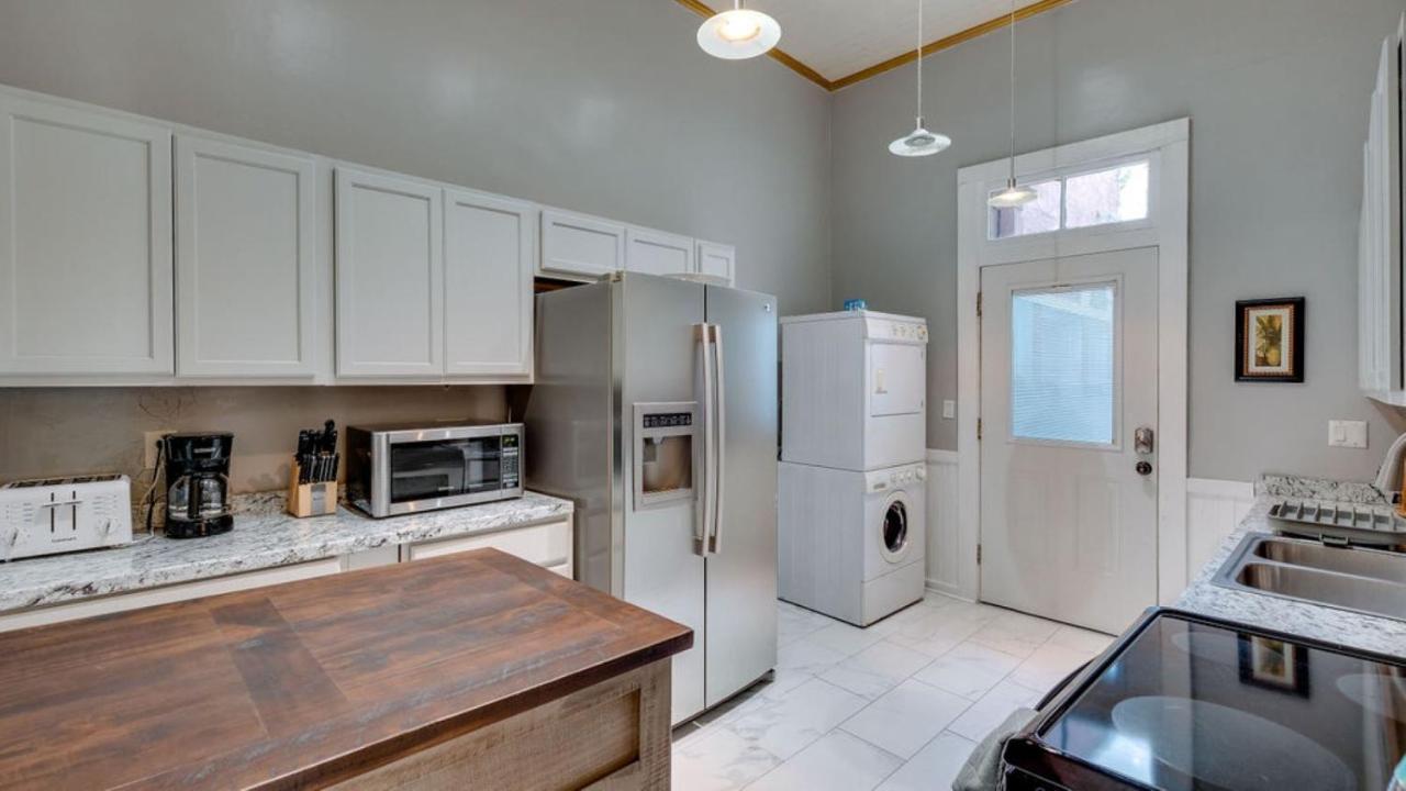 Elegant 2 Bed Directly On Forsyth Park Apartamento Savannah Exterior foto