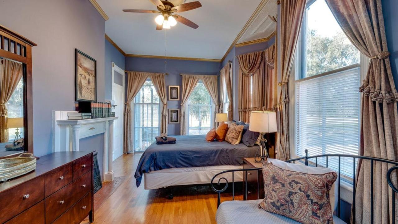 Elegant 2 Bed Directly On Forsyth Park Apartamento Savannah Exterior foto