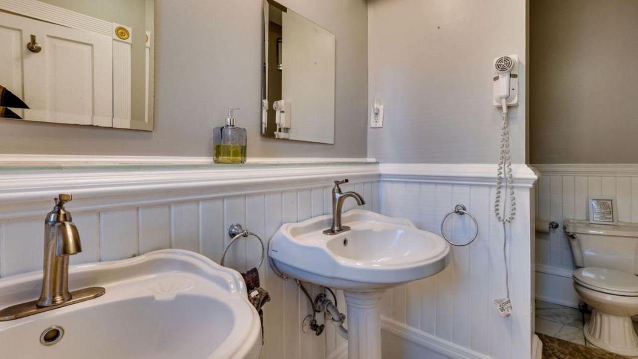 Elegant 2 Bed Directly On Forsyth Park Apartamento Savannah Exterior foto