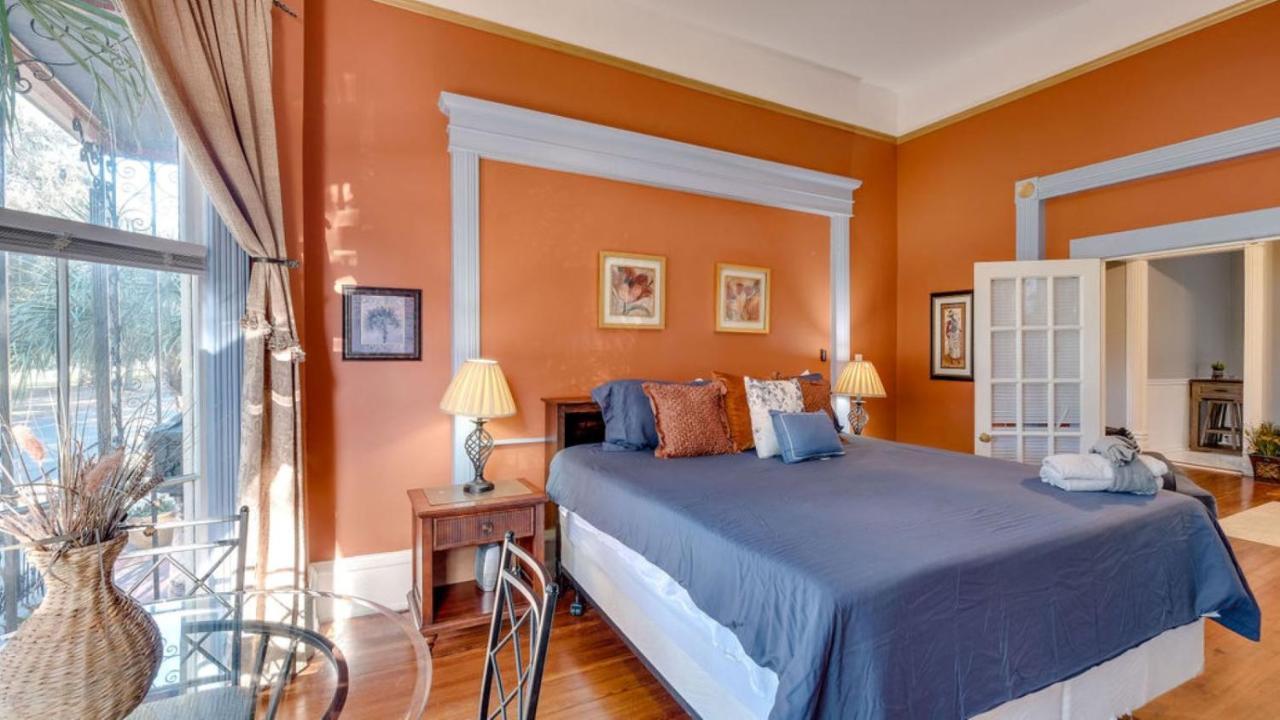 Elegant 2 Bed Directly On Forsyth Park Apartamento Savannah Exterior foto