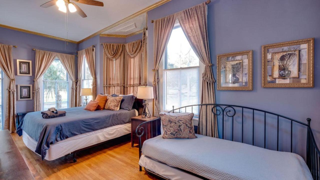 Elegant 2 Bed Directly On Forsyth Park Apartamento Savannah Exterior foto