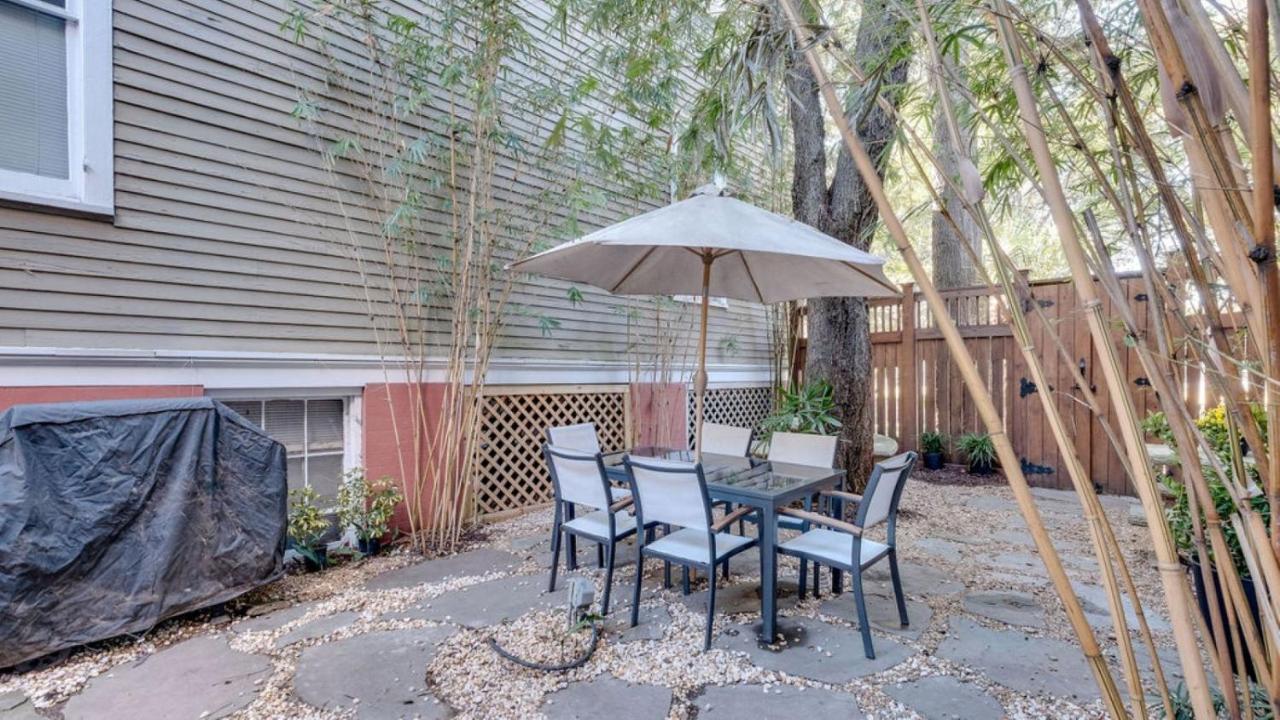 Elegant 2 Bed Directly On Forsyth Park Apartamento Savannah Exterior foto